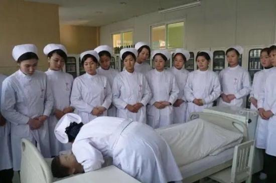 学护理专业的条件有什么要求 护理专业招生及报名条件