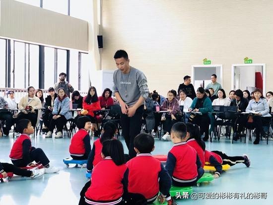 学前教育适合什么人学（附：学前教育课程及就业方向）