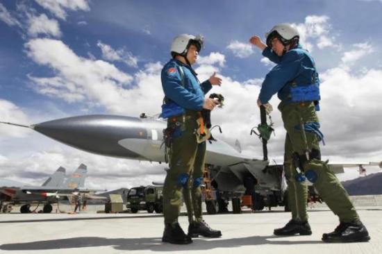 2024报考空军飞行员应该具备哪些文化条件 空军招飞考试资格查询