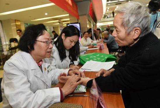 中医与西医相比学哪个更有优势呢 为什么建议学中医