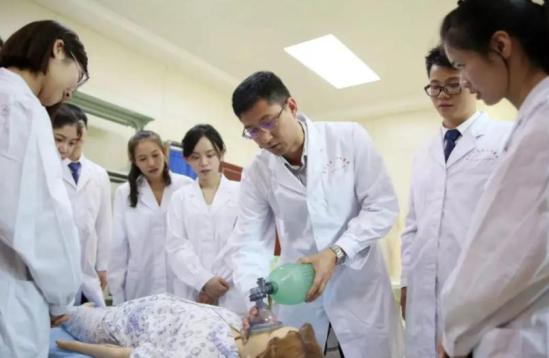 医学专业哪个专业前景好 医学专业前景排名曝光