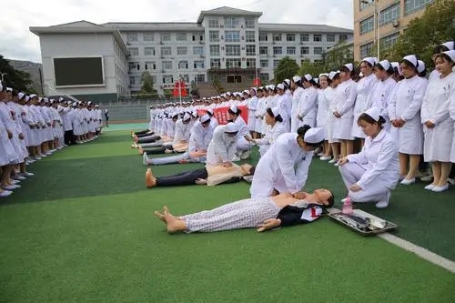 卫校招生条件 卫校的录取分数线是多少？
